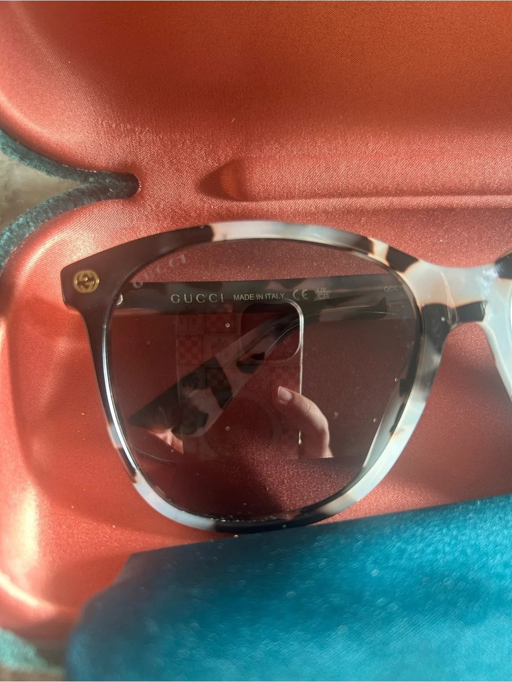 Gucci beautiful pair